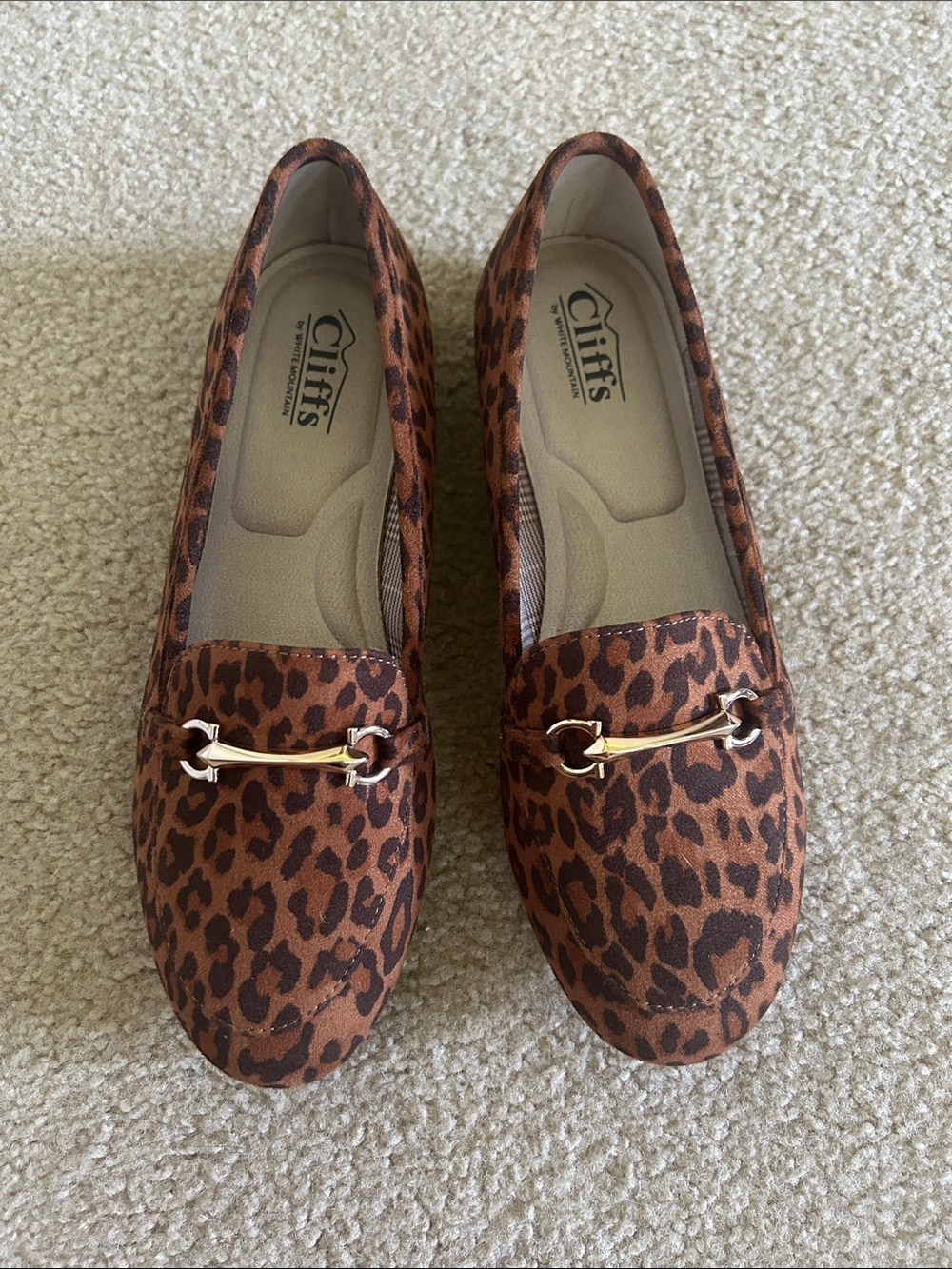 Cliffs by WHITE MOUNTAIN Leopard-Print Loafers with Gold Hardware sz 7